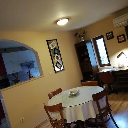 Haldej Apartment *